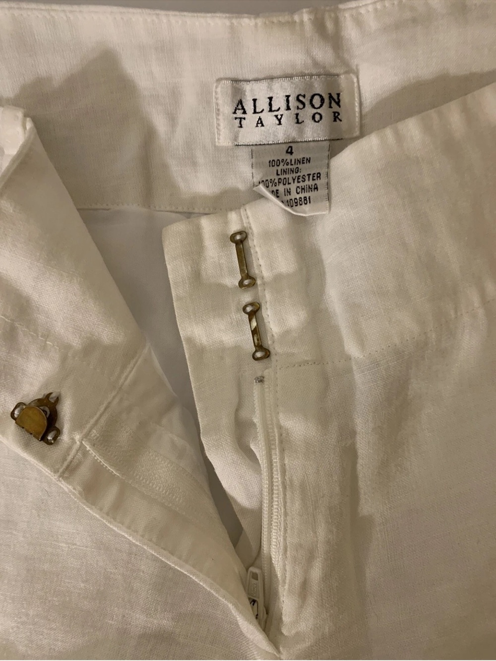 Allison Taylor Womens Sz 4 Shorts Capris Linen White